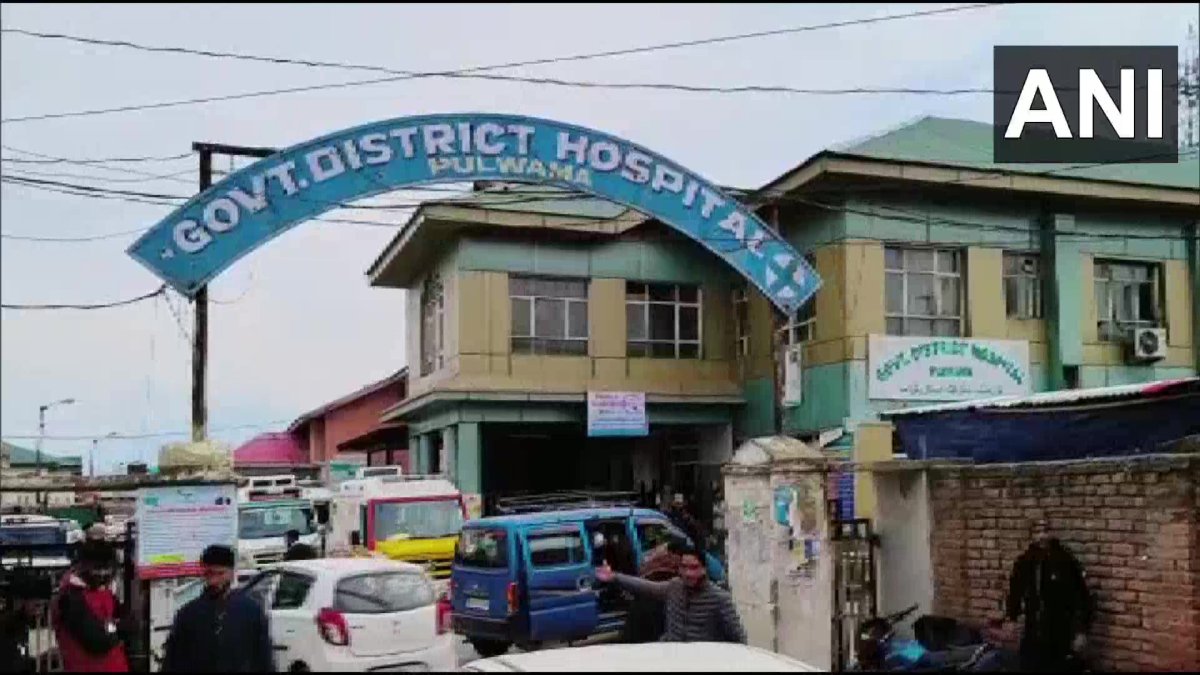 ভূস্বর্গে ফের কাশ্মীরি পণ্ডিতকে গুলি করে হত্যা, পুলওয়ামায় নতুন করে উত্তেজনা ভূস্বর্গে ফের কাশ্মীরি পণ্ডিতকে গুলি করে হত্যা, পুলওয়ামায় নতুন করে উত্তেজনা