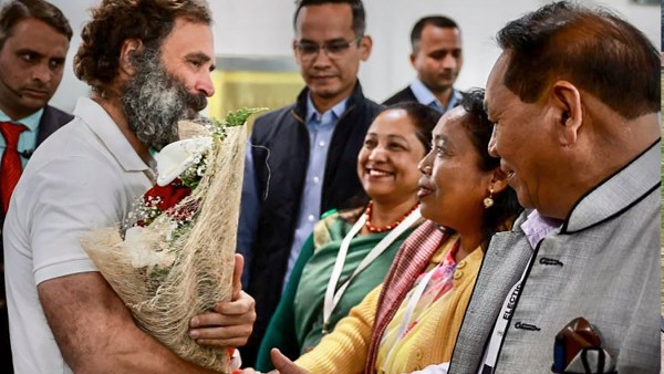বর্তমান সরকারকে নিশানা বর্তমান সরকারকে নিশানা