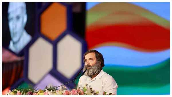 বিদেশমন্ত্রীর মন্তব্যকে কটাক্ষ বিদেশমন্ত্রীর মন্তব্যকে কটাক্ষ
