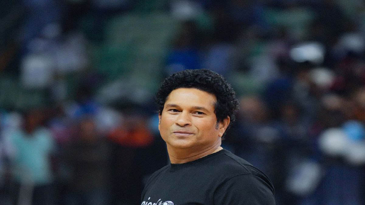 ভারতের একাদশে কোন ক্রিকেটারকে দেখতে চান সচিন? ভারতের একাদশে কোন ক্রিকেটারকে দেখতে চান সচিন?