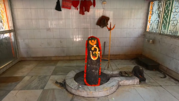 আর কি আছে দেখার