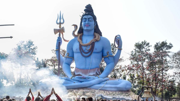 শিবলিঙ্গের পুজো করুন