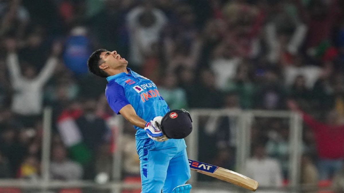কোহলিকে টপকে