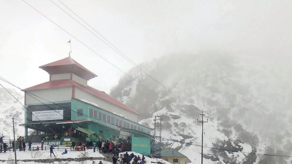কোথায় কোথায় তুষারপাত