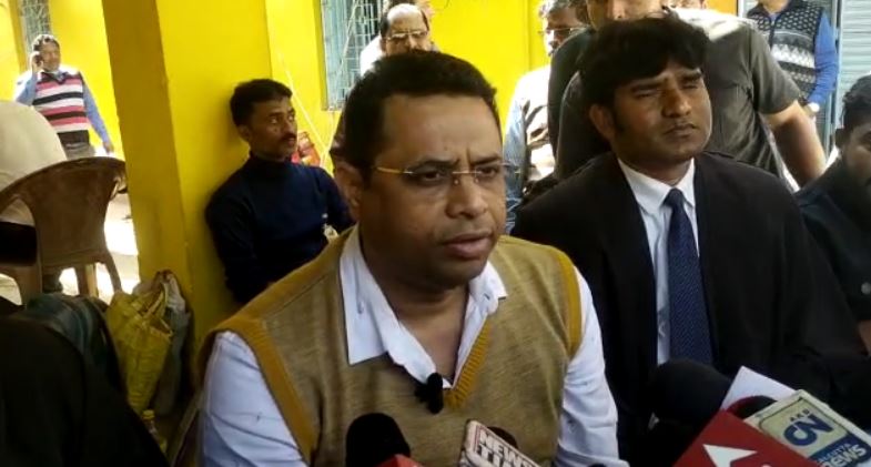 স্বামী-স্ত্রীর সম্পর্কের অবনতি সুজাতার তৃণমূলে যোগদান স্বামী-স্ত্রীর সম্পর্কের অবনতি সুজাতার তৃণমূলে যোগদান