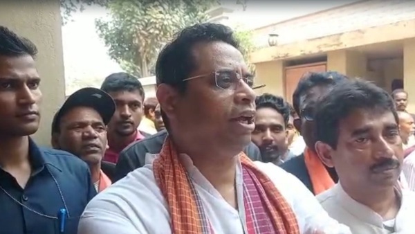 অভিষেককে চ্যালেঞ্জ সৌমিত্র খাঁর অভিষেককে চ্যালেঞ্জ সৌমিত্র খাঁর