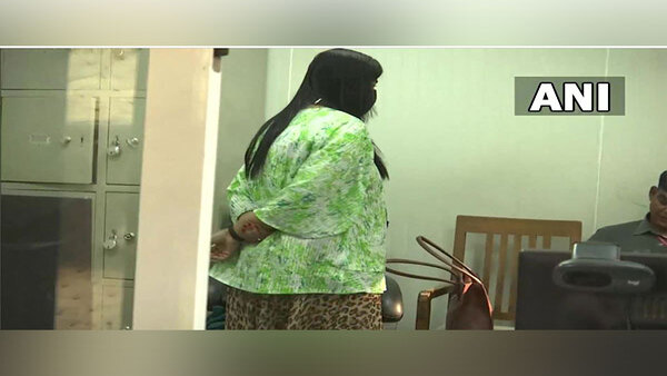 নিরাপত্তার ঘেরাটোপে সুকন্যা নিরাপত্তার ঘেরাটোপে সুকন্যা