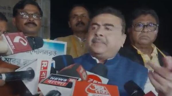 ভুয়ো সরকার চলছে ভুয়ো সরকার চলছে