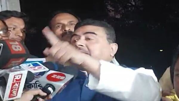 বিধানসভার বাইরে স্লোগান বিজেপির বিধানসভার বাইরে স্লোগান বিজেপির
