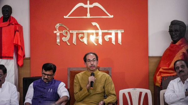উদ্ধব ঠাকরে শিবিরের জন্যে আর কোনও দফতর থাকল না