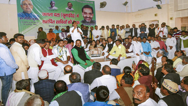 নতুন দল গঠন করে নতুনভাবে যাত্রা শুরু নতুন দল গঠন করে নতুনভাবে যাত্রা শুরু