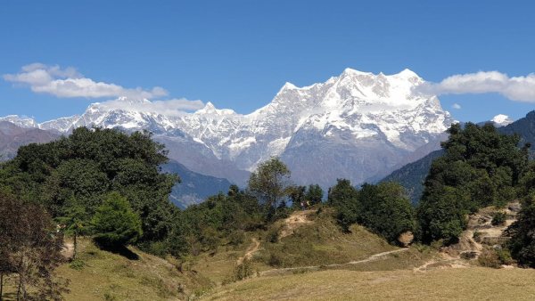 প্রবেশদ্বারে সাইনবোর্ডে লেখা 