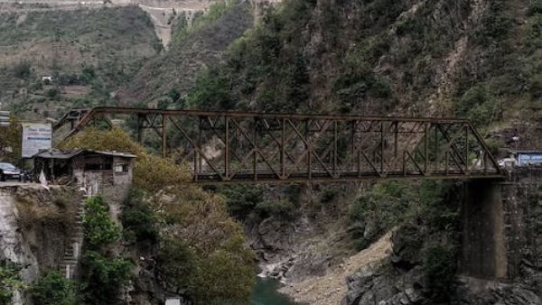 মানা গ্রামে রয়েছে ব্যাস গুহা মানা গ্রামে রয়েছে ব্যাস গুহা