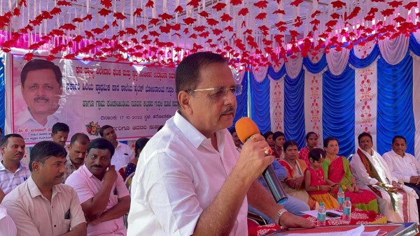 এখনও নোটিশ ধরানো যায়নি