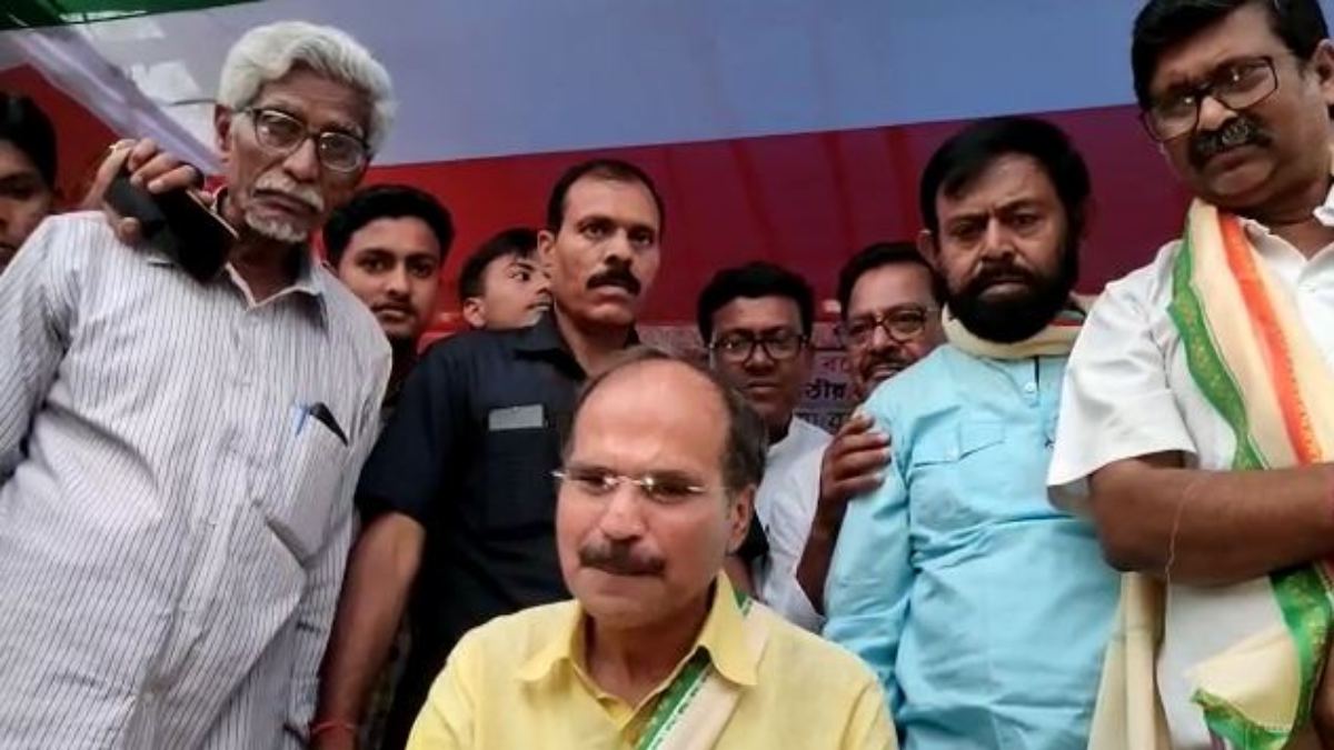 কংগ্রেসে যোগ দিয়ে ক্ষোভ বিধায়কের বিরুদ্ধে কংগ্রেসে যোগ দিয়ে ক্ষোভ বিধায়কের বিরুদ্ধে
