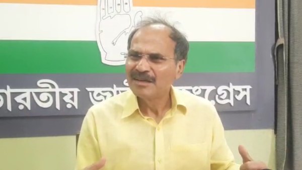 সাপুড়ের মৃত্যু হয় সাপের ছোবলে সাপুড়ের মৃত্যু হয় সাপের ছোবলে
