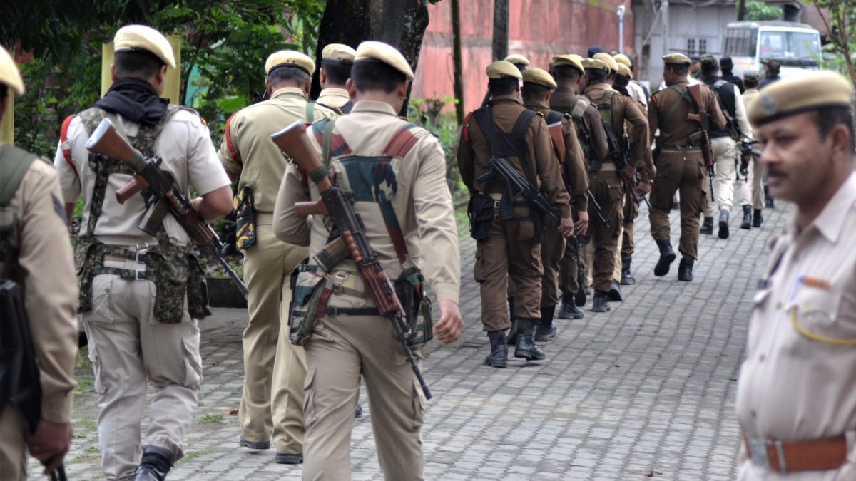 অমৃৎসিংকের সন্ধানে হন্যে মান সরকার, ধৃতদের অবিলম্বে ছাড়তে হবে, ২৪ ঘণ্টা সময় দিয়ে হুঁশিয়ারি অকাল তখতের অমৃৎসিংকের সন্ধানে হন্যে মান সরকার, ধৃতদের অবিলম্বে ছাড়তে হবে, ২৪ ঘণ্টা সময় দিয়ে হুঁশিয়ারি অকাল তখতের