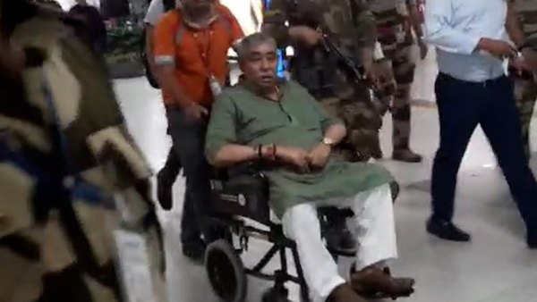 শরীর ভাল যাচ্ছেন না শরীর ভাল যাচ্ছেন না