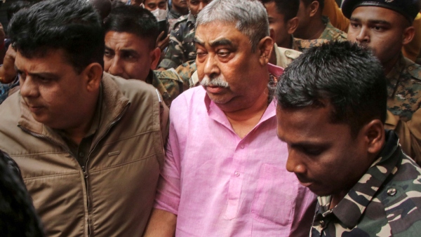 অনুব্রতকে জেরা অনুব্রতকে জেরা