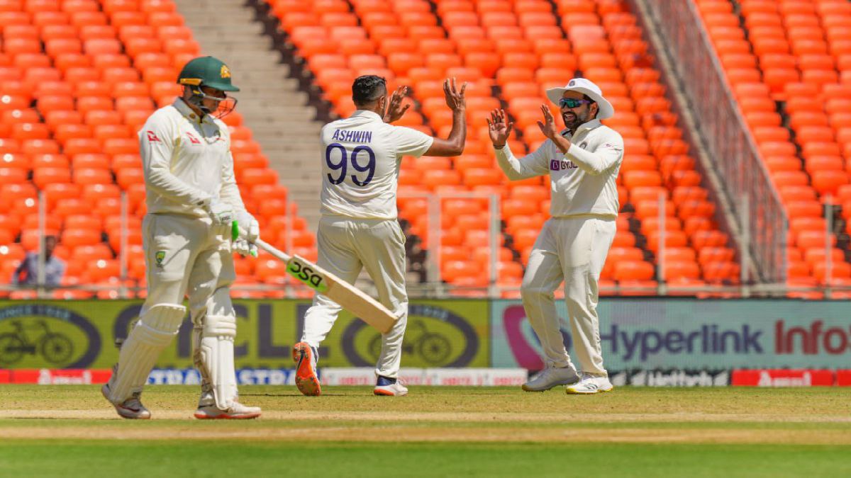 রোহিতকে নিয়ে রবি রোহিতকে নিয়ে রবি