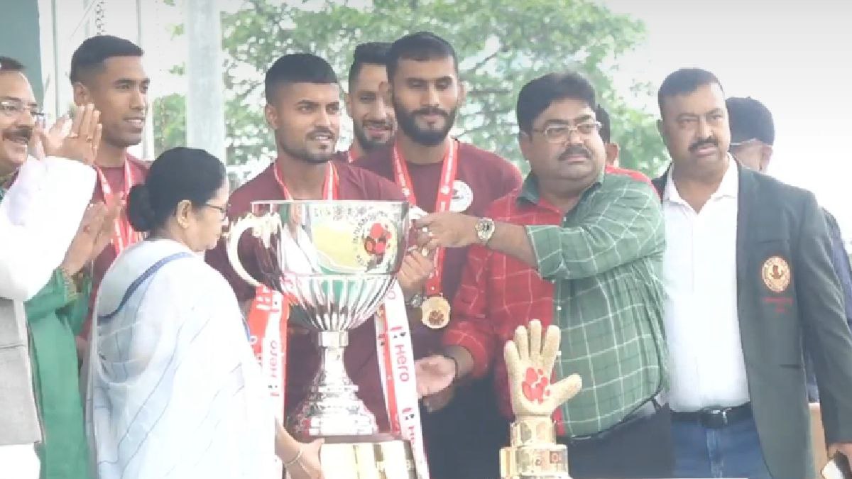 ছোট ভাইকে রাজনীতিতে চাননি দিদি