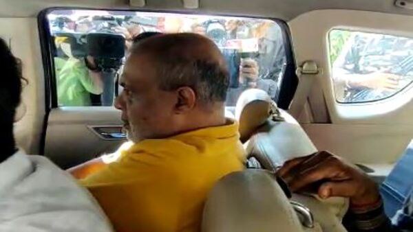 রীতিমতো রেট বেঁধে চলত চাকরি বিক্রি রীতিমতো রেট বেঁধে চলত চাকরি বিক্রি