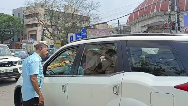কেষ্টতেই আস্থা