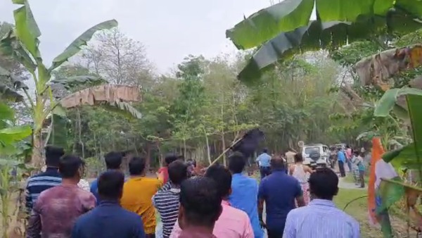 পুলিশের হস্তক্ষেপে পরিস্থিতি নিয়ন্ত্রণে