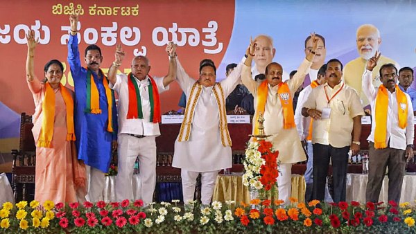 কর্নাটক নির্বাচন: লিঙ্গায়েত ভোট ধরে রেখেই চার দশক পুরনো ইতিহাস ছোঁয়ার লক্ষ্যে বিজেপি কর্নাটক নির্বাচন: লিঙ্গায়েত ভোট ধরে রেখেই চার দশক পুরনো ইতিহাস ছোঁয়ার লক্ষ্যে বিজেপি