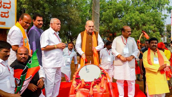 কর্নাটক নির্বাচন: লিঙ্গায়েত ভোট ধরে রেখেই চার দশক পুরনো ইতিহাস ছোঁয়ার লক্ষ্যে বিজেপি কর্নাটক নির্বাচন: লিঙ্গায়েত ভোট ধরে রেখেই চার দশক পুরনো ইতিহাস ছোঁয়ার লক্ষ্যে বিজেপি