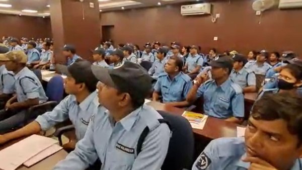  'সিদ্ধান্তহীনতা'য় ভূগছেন 