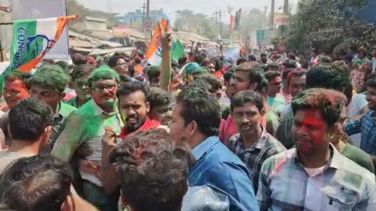 সংখ্যালঘু ভোট ব্যাঙ্ক ছিনিয়ে নিচ্ছে বাম-কংগ্রেস সংখ্যালঘু ভোট ব্যাঙ্ক ছিনিয়ে নিচ্ছে বাম-কংগ্রেস