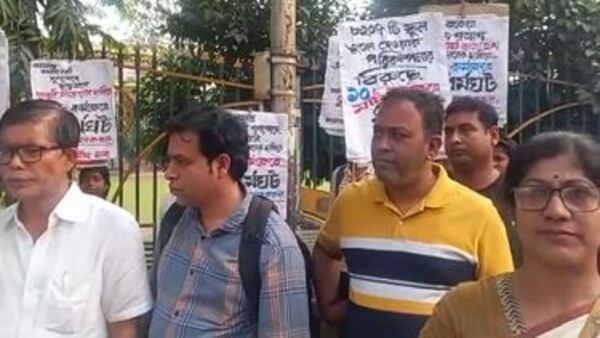 রাজভবনে সংগ্রামী মঞ্চের ৫ প্রতিনিধি রাজভবনে সংগ্রামী মঞ্চের ৫ প্রতিনিধি