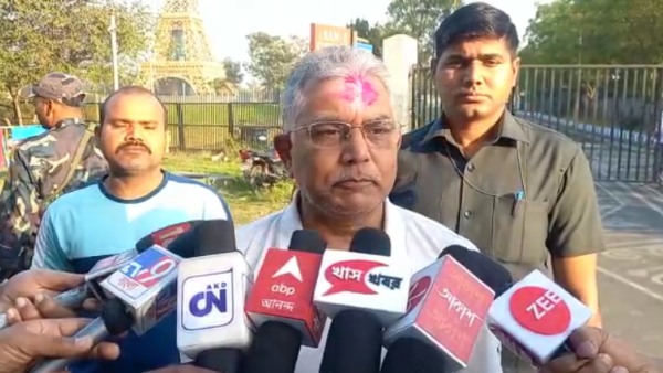 মমতাকে নিশানা দিলীপে মমতাকে নিশানা দিলীপে