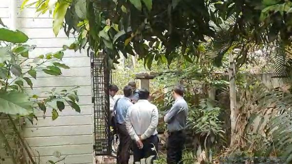গেস্ট হাউসের খোঁজ গেস্ট হাউসের খোঁজ