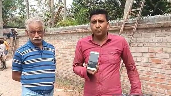 মাথায় বন্দুক ঠেকিয়ে জমি ছিনিয়ে নেয় শান্তনু মাথায় বন্দুক ঠেকিয়ে জমি ছিনিয়ে নেয় শান্তনু