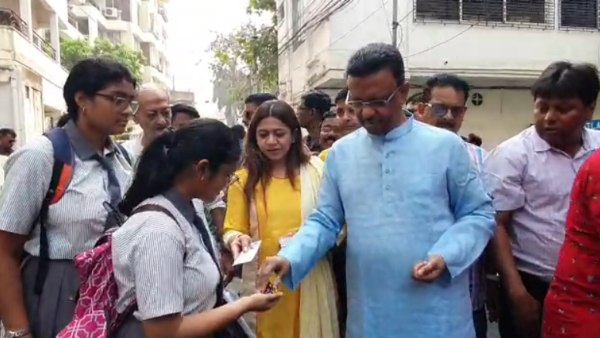 শুভেন্দুকে নিশানা ফিরহাদের