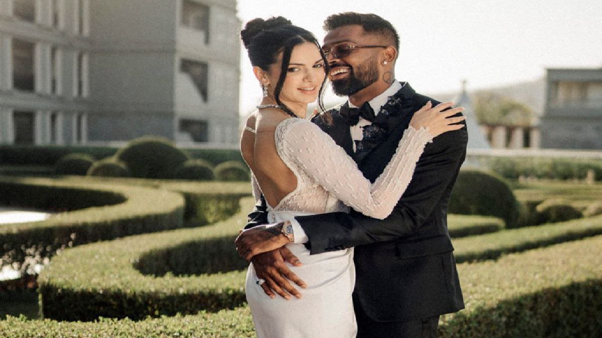 পিছনে কিংবদন্তিরা পিছনে কিংবদন্তিরা