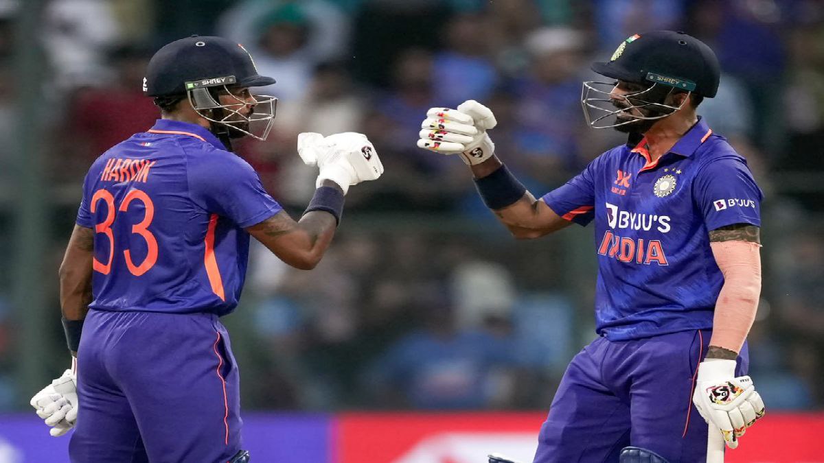 অবস্থা সামাল দেন হার্দিক ও রাহুল অবস্থা সামাল দেন হার্দিক ও রাহুল