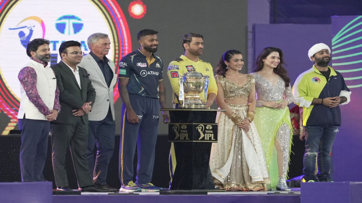 মন্দিরার কামব্য়াক, প্রথমেই অরিজিৎ মন্দিরার কামব্য়াক, প্রথমেই অরিজিৎ