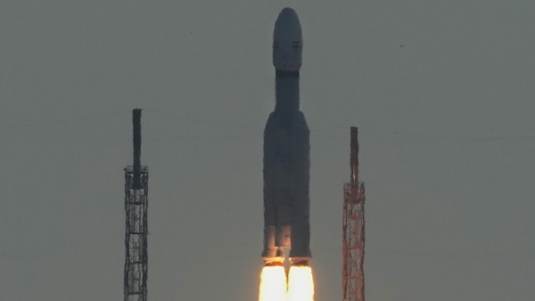 ৩৬টি উপগ্রহ উৎক্ষেপণে সফল ইসরো ৩৬টি উপগ্রহ উৎক্ষেপণে সফল ইসরো