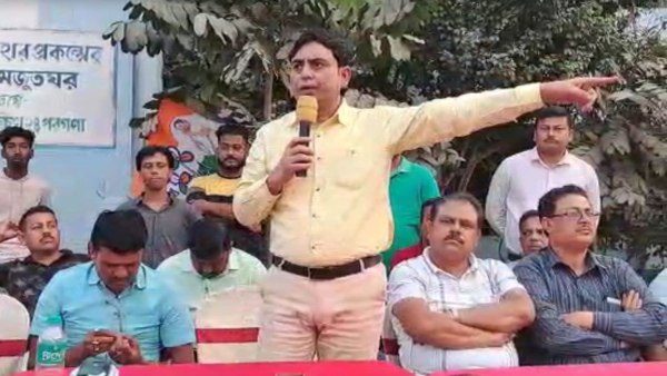 দলের কর্মীদের নির্দেশ