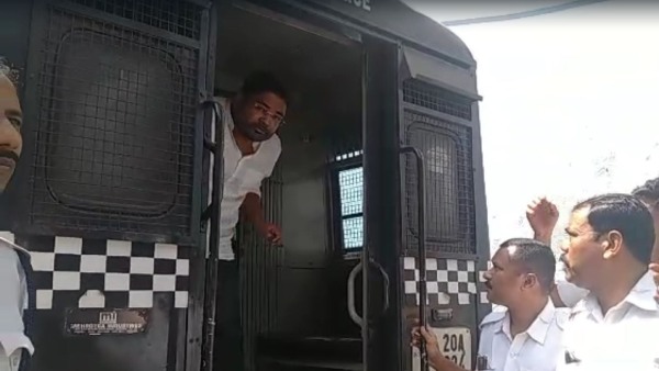 কুন্তলের অ্যাকাউন্ট ফ্রিজ কুন্তলের অ্যাকাউন্ট ফ্রিজ