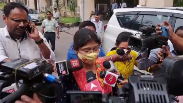 কুন্তল ঘোষের স্ত্রীকে জেরা