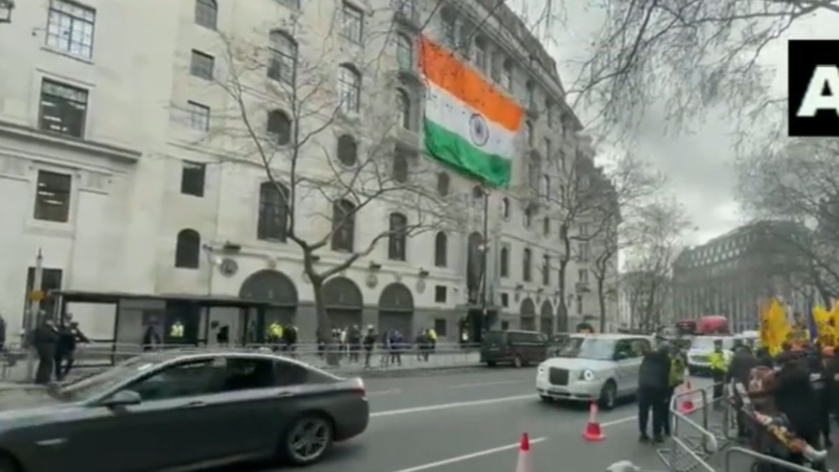 ভারতীয় হাইকমিশন ঘিরে নিল লন্ডল পুলিশ ভারতীয় হাইকমিশন ঘিরে নিল লন্ডল পুলিশ