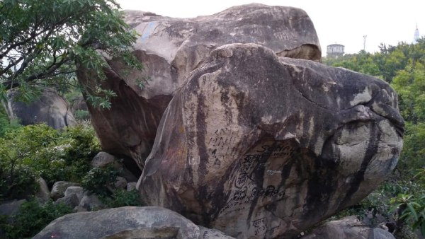 রহস্যে ঘেরা এই পাহাড়