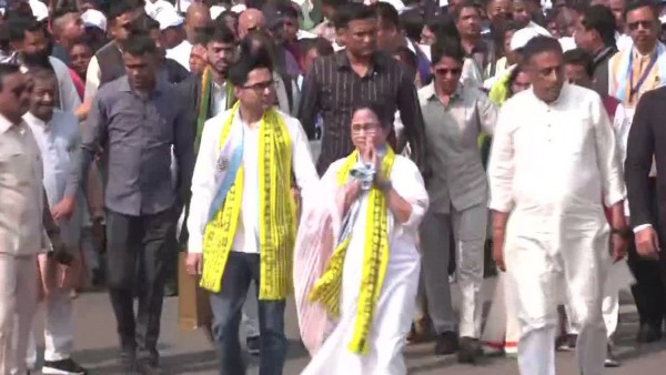 ত্রিপুরার মানুষকে পাশে থাকার আবেদন জানিয়েছিলেন মমতা 