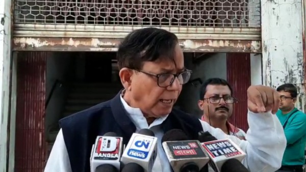 মমতা বন্দ্যোপাধ্যকে কটাক্ষ মমতা বন্দ্যোপাধ্যকে কটাক্ষ