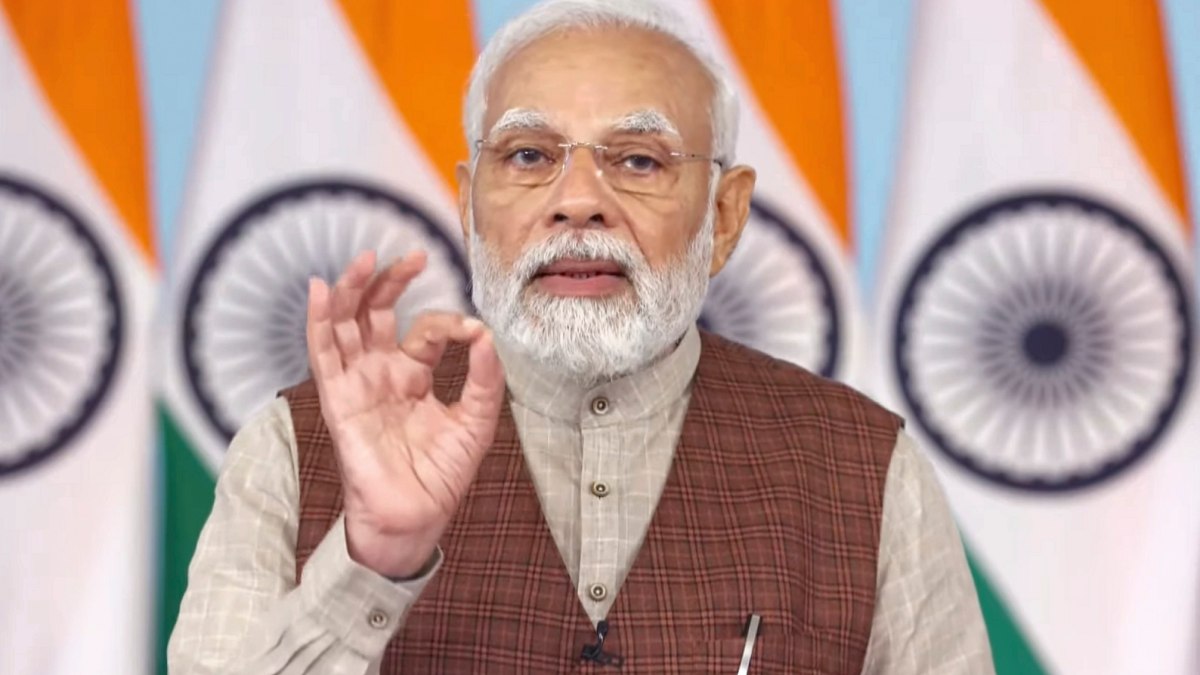 মোদী ধারাভাষ্য দেবেন?