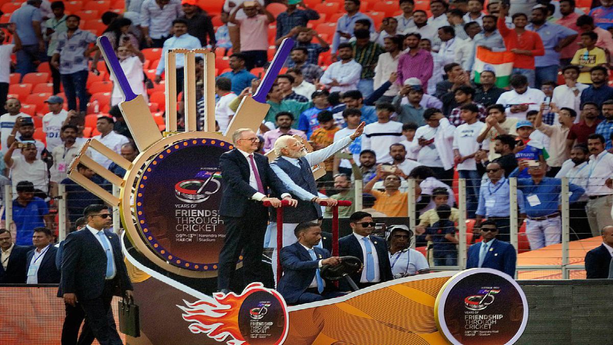 মোদী ম্যাজিকেও মাঠ খালি!